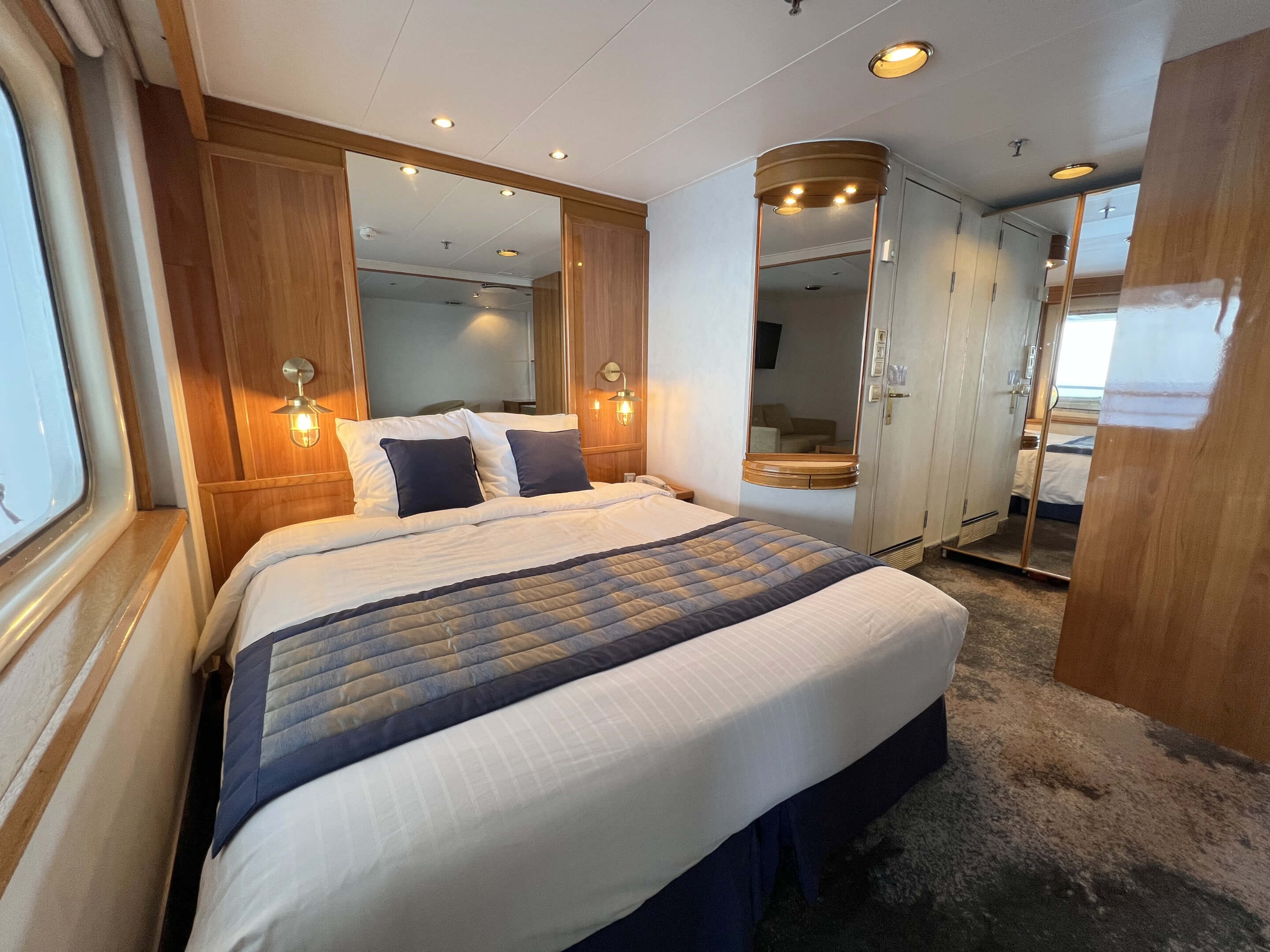 Cabin 7043 Interior