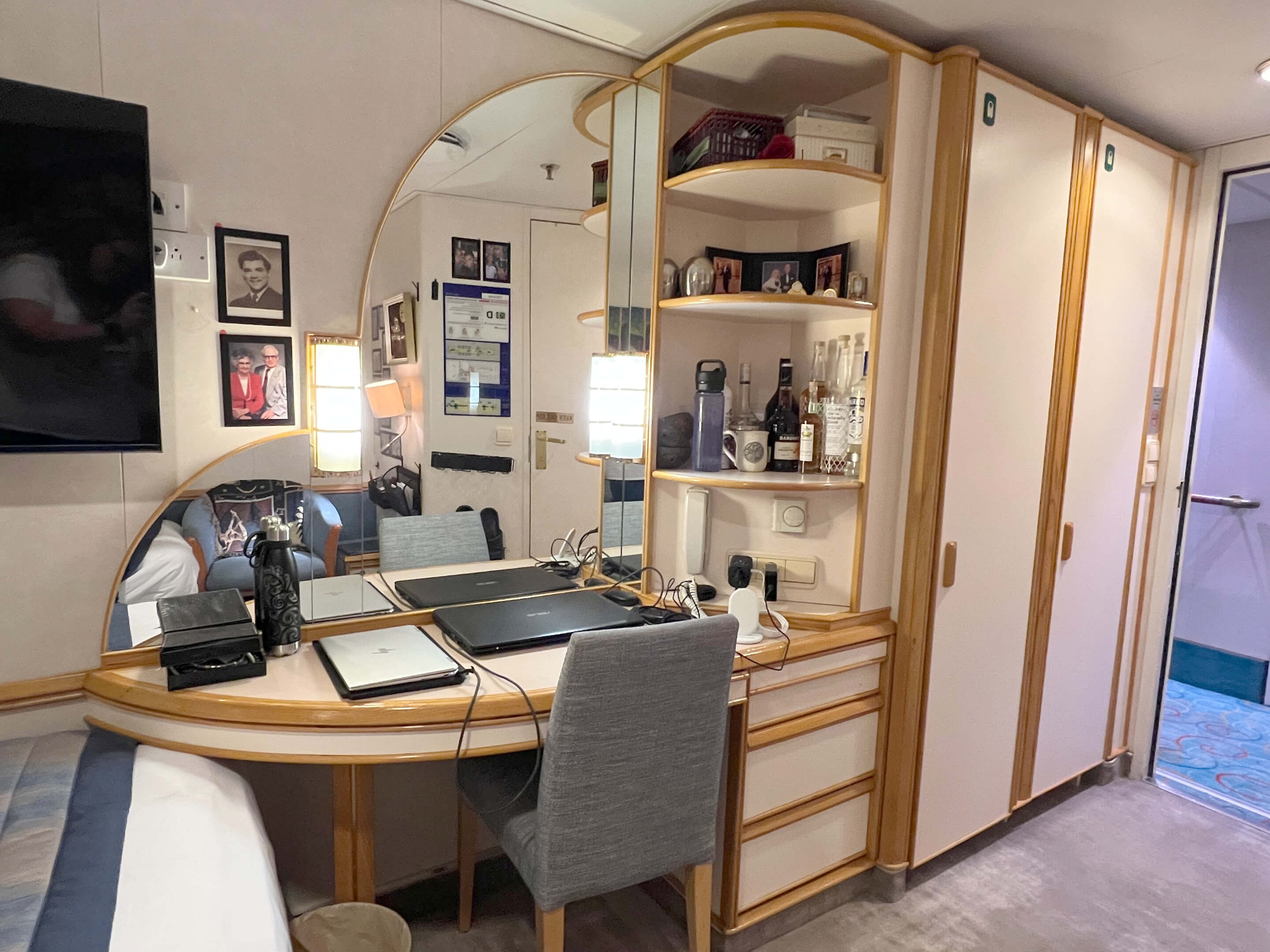 Desk area